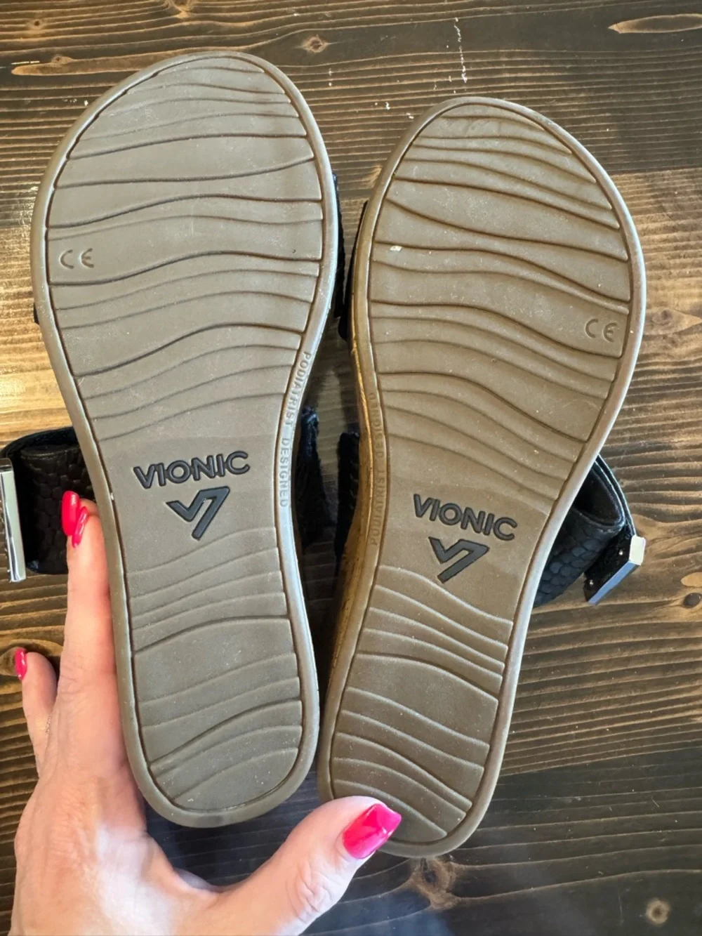 Vionic‎ Pepper Black Textured Leather Cork Wedge Sandals Size 7 EUC